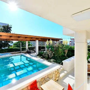Palace Lidija Apartment